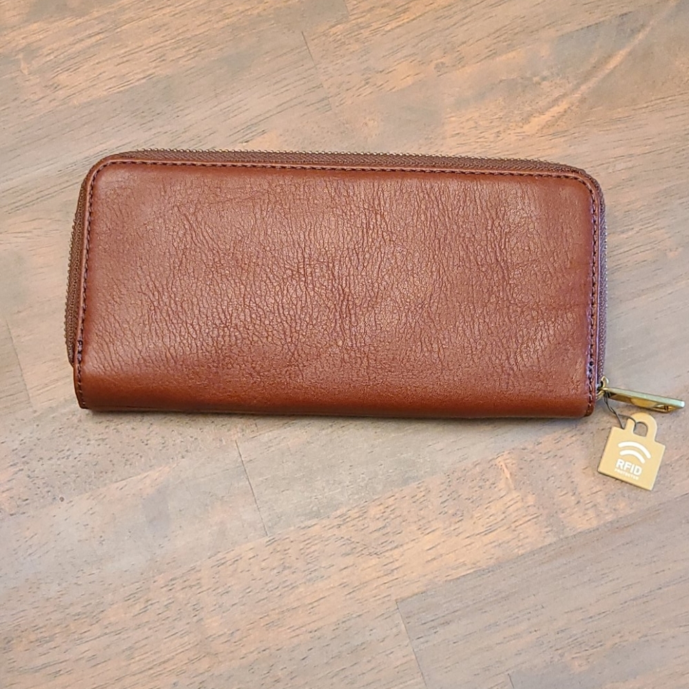 Fossil Wallet - Picture 2 of 4